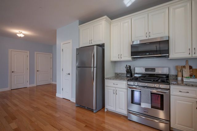 12 Torrey Pines Circle, Plaistow, NH 03865