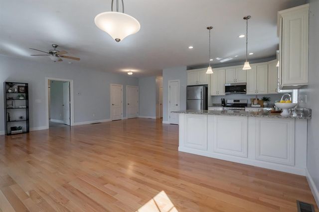 12 Torrey Pines Circle, Plaistow, NH 03865