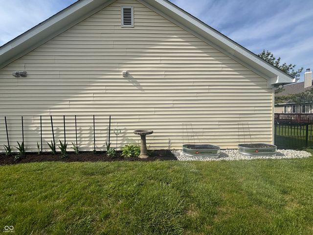7335 Brackenwood Circle S, Indianapolis, IN 46260