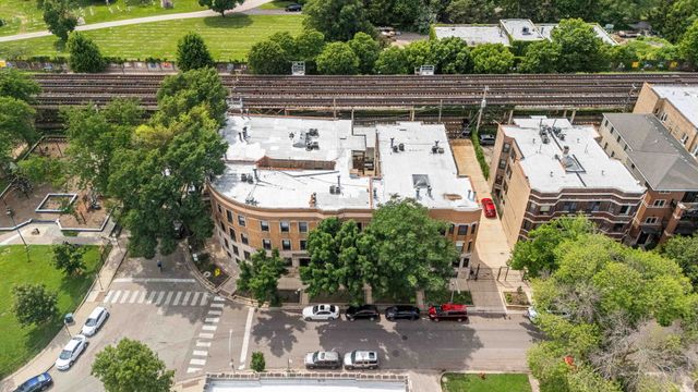 4214 N Kenmore Avenue GF, Chicago, IL 60613
