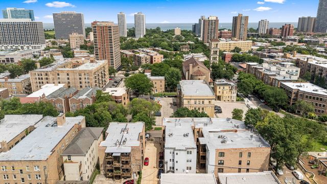 4214 N Kenmore Avenue GF, Chicago, IL 60613