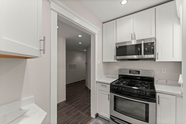 4214 N Kenmore Avenue GF, Chicago, IL 60613