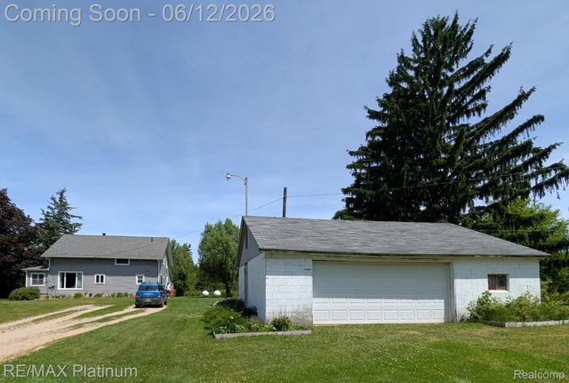 9084 Hartland Road, Tyrone Township, MI 48430