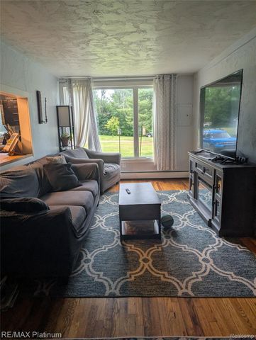 9084 Hartland Road, Tyrone Township, MI 48430