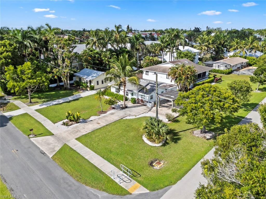 560 9th AVE S, NAPLES, FL 34102 — photo 4