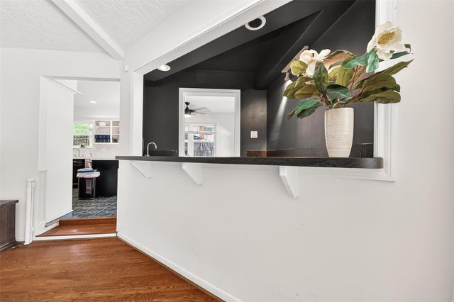 5210 Lodge Creek, Houston, TX 77066