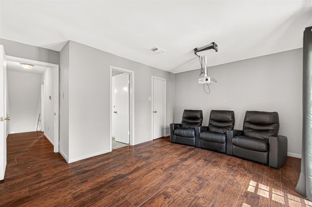 5210 Lodge Creek, Houston, TX 77066