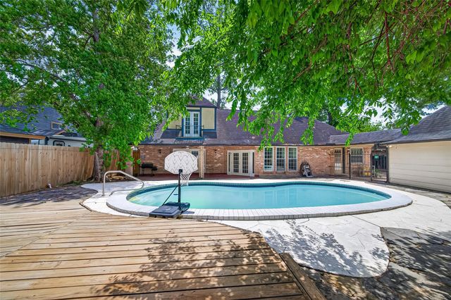 5210 Lodge Creek, Houston, TX 77066