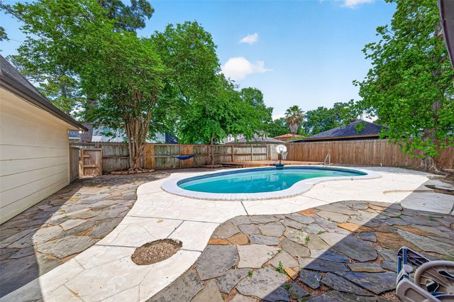 5210 Lodge Creek, Houston, TX 77066