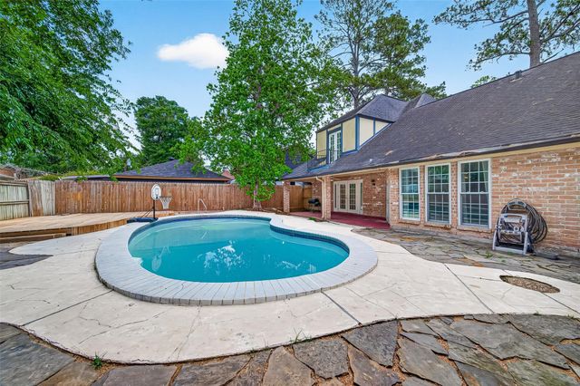 5210 Lodge Creek, Houston, TX 77066