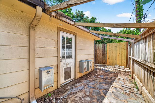 5210 Lodge Creek, Houston, TX 77066