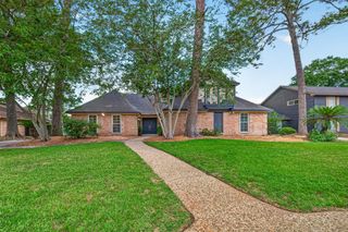 5210 Lodge Creek, Houston, TX 77066