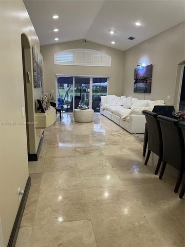 5032 SW 34th Ter, Hollywood, FL 33312