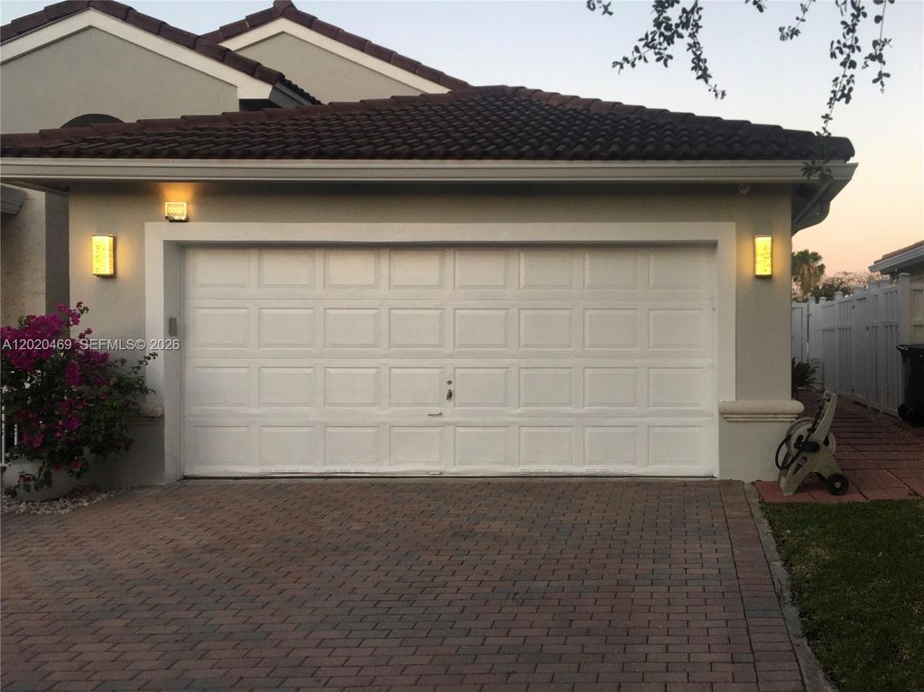 5032 SW 34th Ter, Hollywood, FL 33312