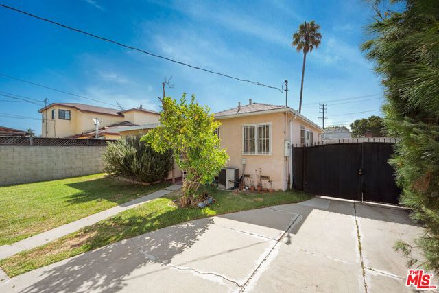 1817 S Genesee Avenue, Los Angeles, CA 90019