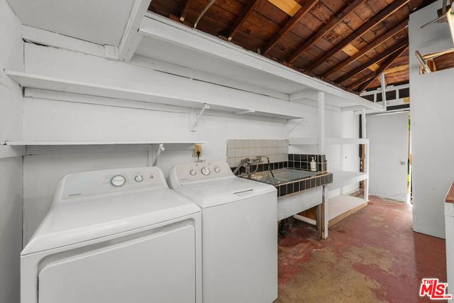 1817 S Genesee Avenue, Los Angeles, CA 90019