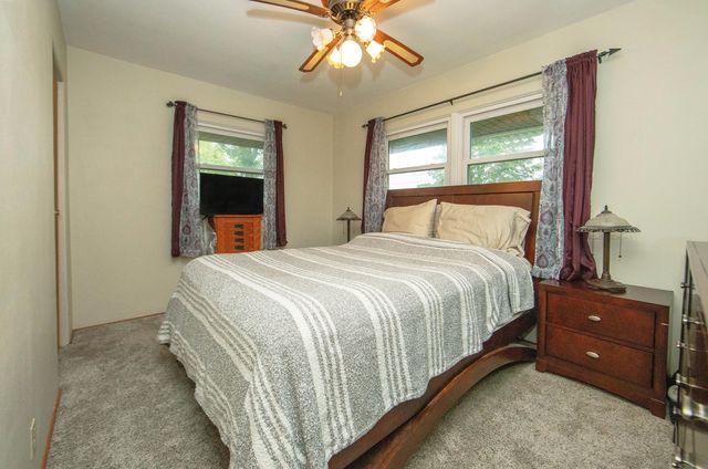 176 River Forest Rd, Evansdale, IA 50707