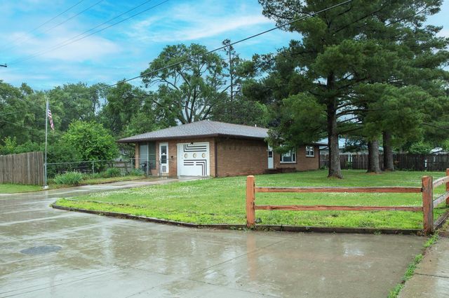 176 River Forest Rd, Evansdale, IA 50707