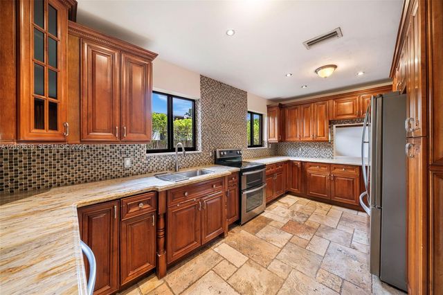 6311 SW 65th Ave, South Miami, FL 33143
