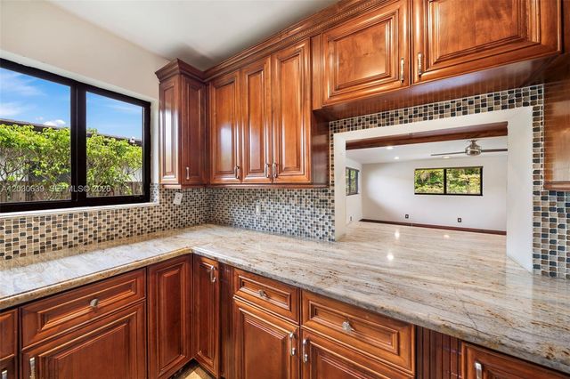 6311 SW 65th Ave, South Miami, FL 33143