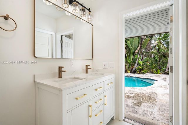 6311 SW 65th Ave, South Miami, FL 33143