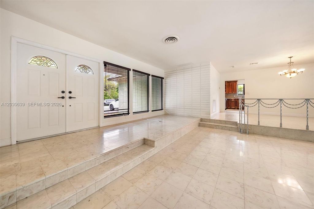 Image 14 of property listing at 6311 SW 65th Ave, South Miami, FL 33143