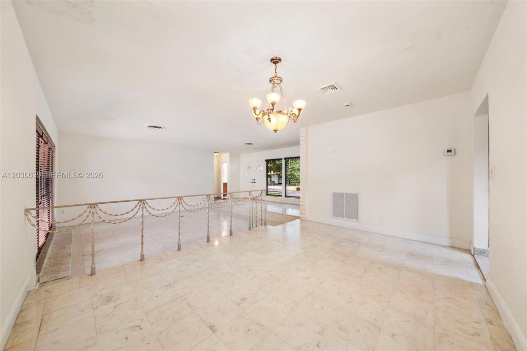 Image 17 of property listing at 6311 SW 65th Ave, South Miami, FL 33143