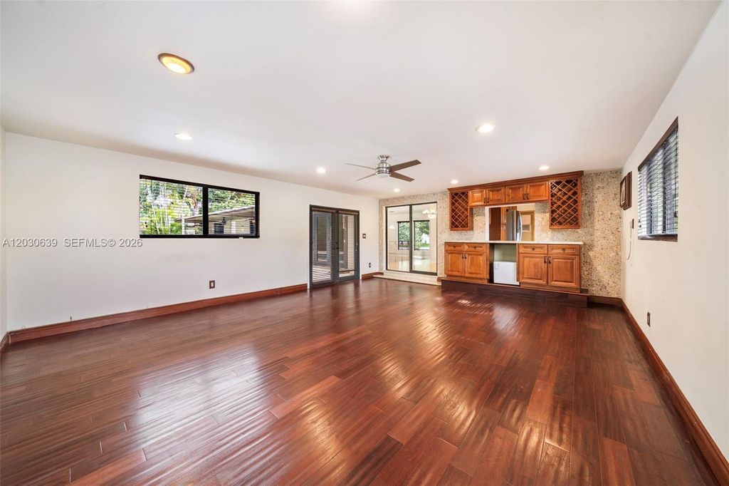 Image 21 of property listing at 6311 SW 65th Ave, South Miami, FL 33143