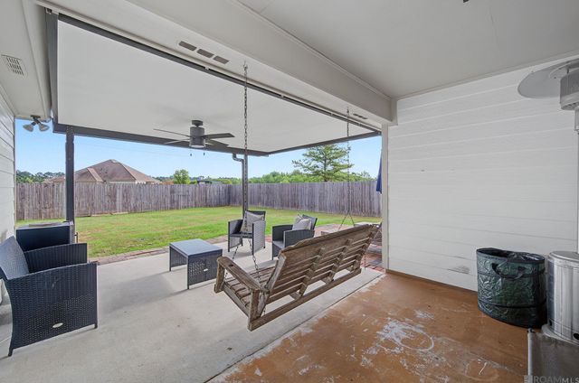 15001 Cross Gate Dr, Walker, LA 70785