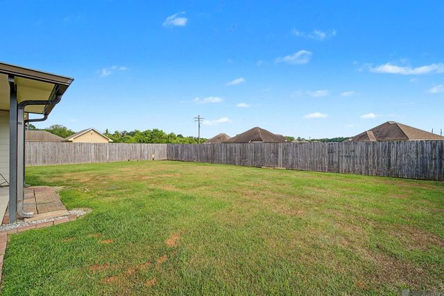 15001 Cross Gate Dr, Walker, LA 70785