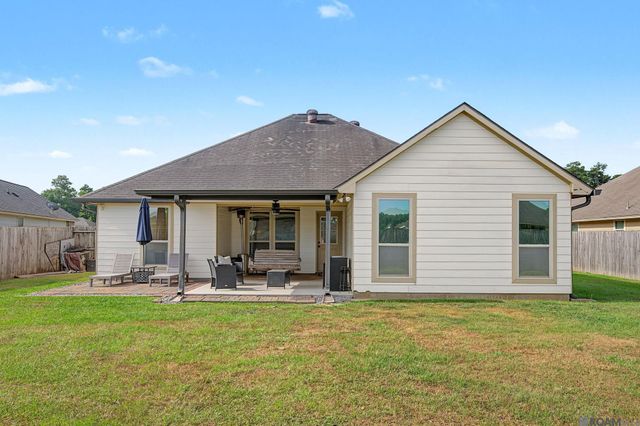 15001 Cross Gate Dr, Walker, LA 70785