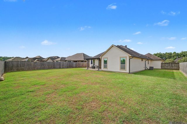 15001 Cross Gate Dr, Walker, LA 70785