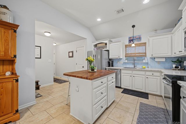 15001 Cross Gate Dr, Walker, LA 70785