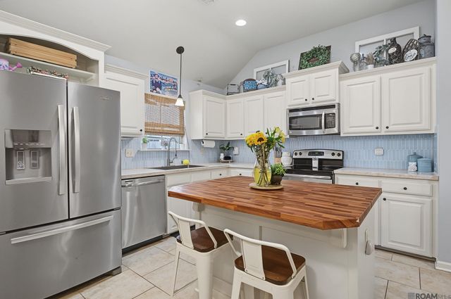 15001 Cross Gate Dr, Walker, LA 70785