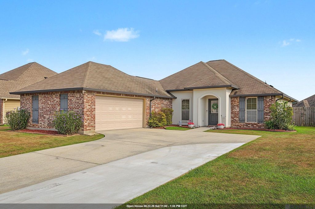 15001 Cross Gate Dr, Walker, LA 70785