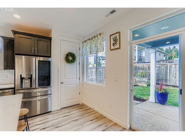 234 W 18TH St, Lafayette, OR 97127