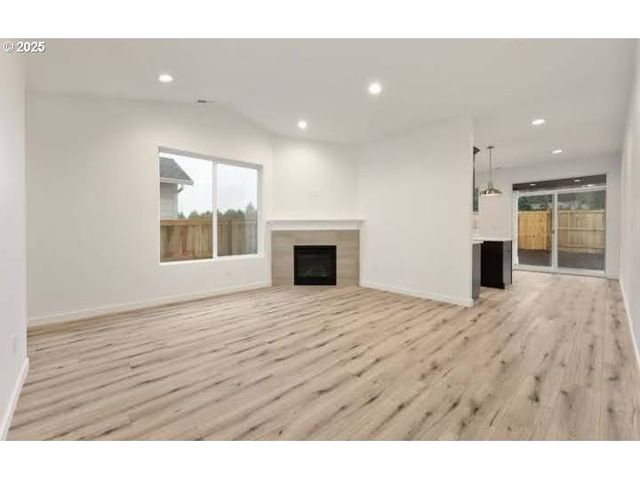 234 W 18TH St, Lafayette, OR 97127