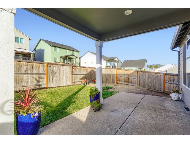 234 W 18TH St, Lafayette, OR 97127