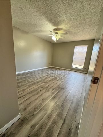 3221 Seafoam Dr, Corpus Christi, TX 78418