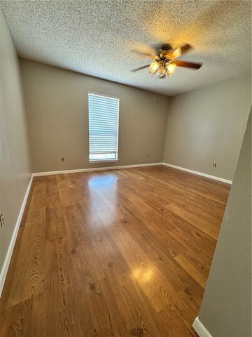 3221 Seafoam Dr, Corpus Christi, TX 78418