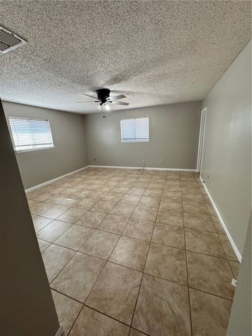 3221 Seafoam Dr, Corpus Christi, TX 78418