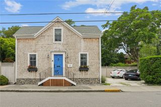 45 Houston Avenue, Newport, RI 02840