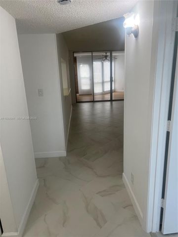 9510 Seagrape Dr 101, Davie, FL 33324