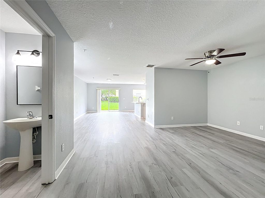 Image 14 of property listing at 13430 SOUTHMEADOW DR 138, Orlando, FL 32824