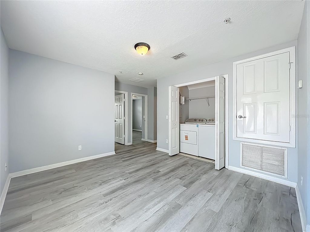 Image 15 of property listing at 13430 SOUTHMEADOW DR 138, Orlando, FL 32824