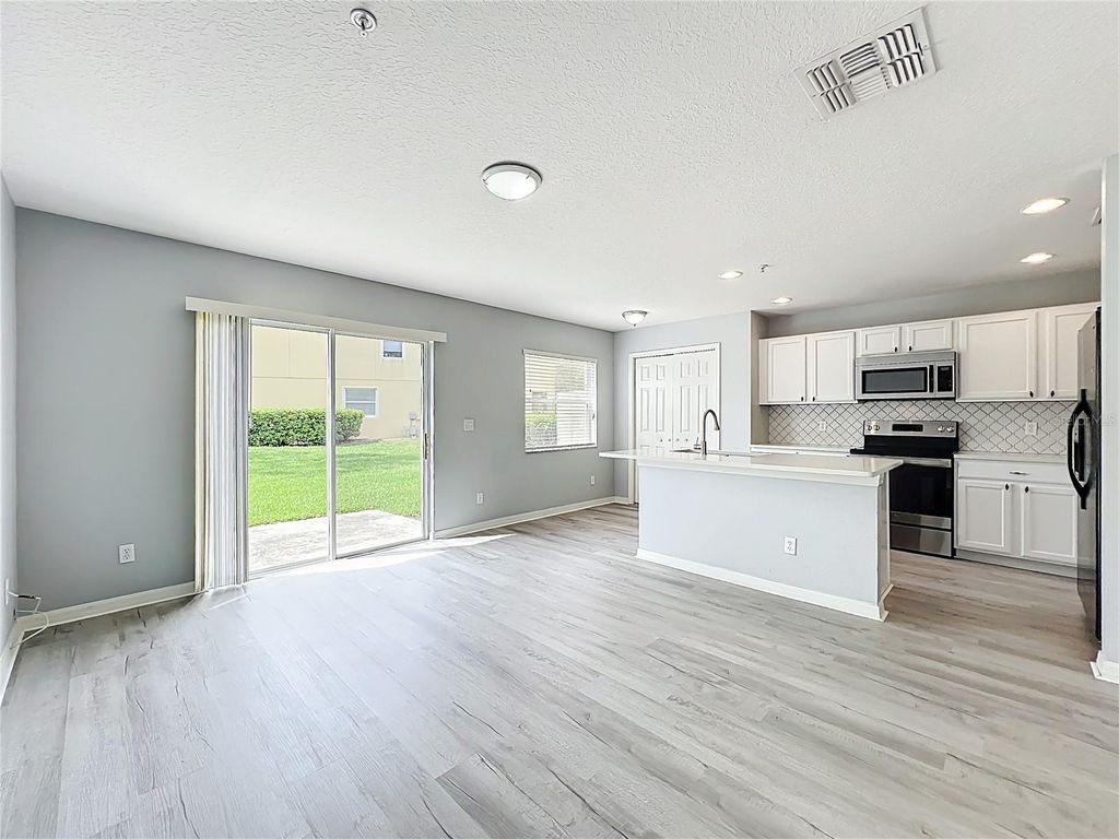 Image 3 of property listing at 13430 SOUTHMEADOW DR 138, Orlando, FL 32824