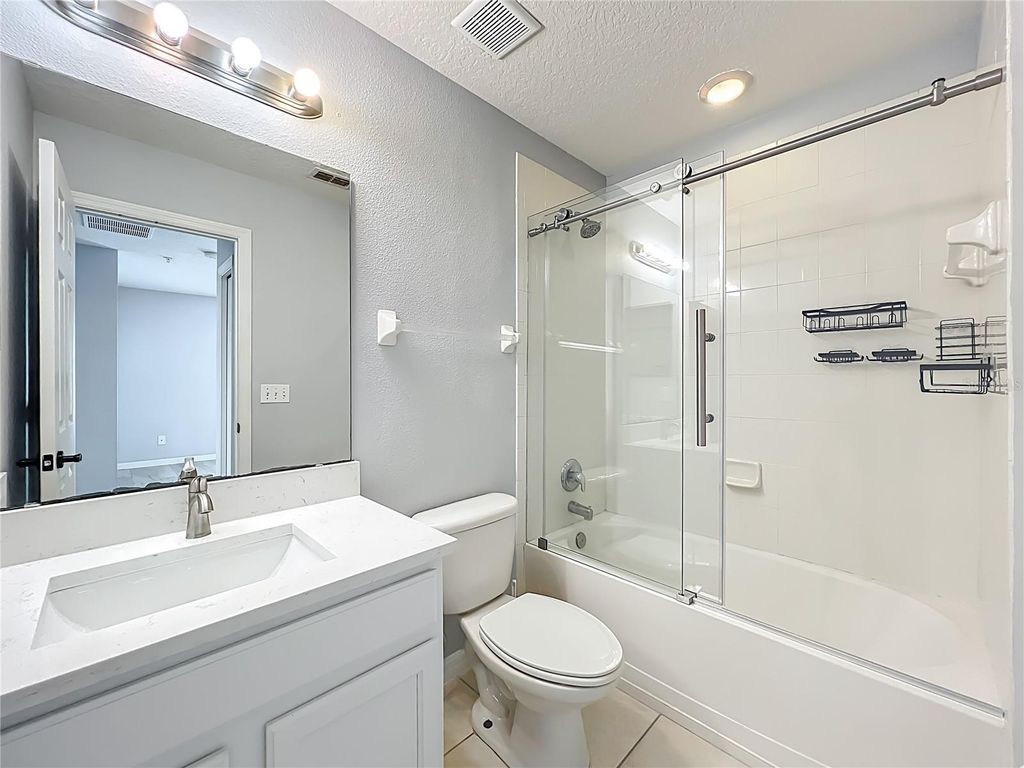 Image 30 of property listing at 13430 SOUTHMEADOW DR 138, Orlando, FL 32824