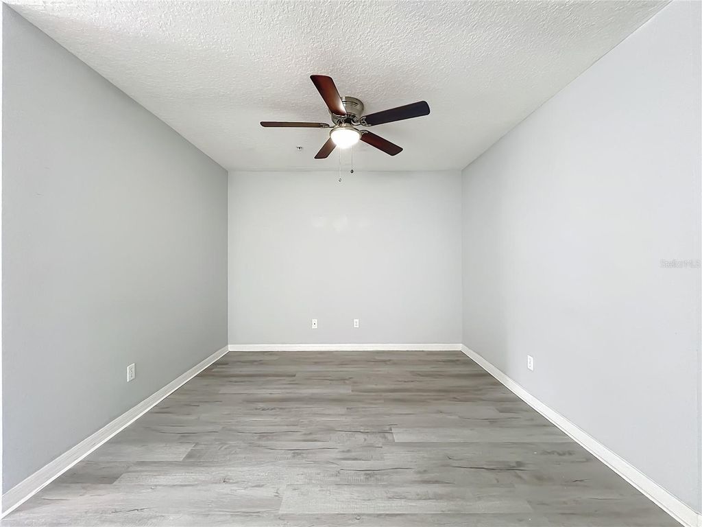 Image 38 of property listing at 13430 SOUTHMEADOW DR 138, Orlando, FL 32824