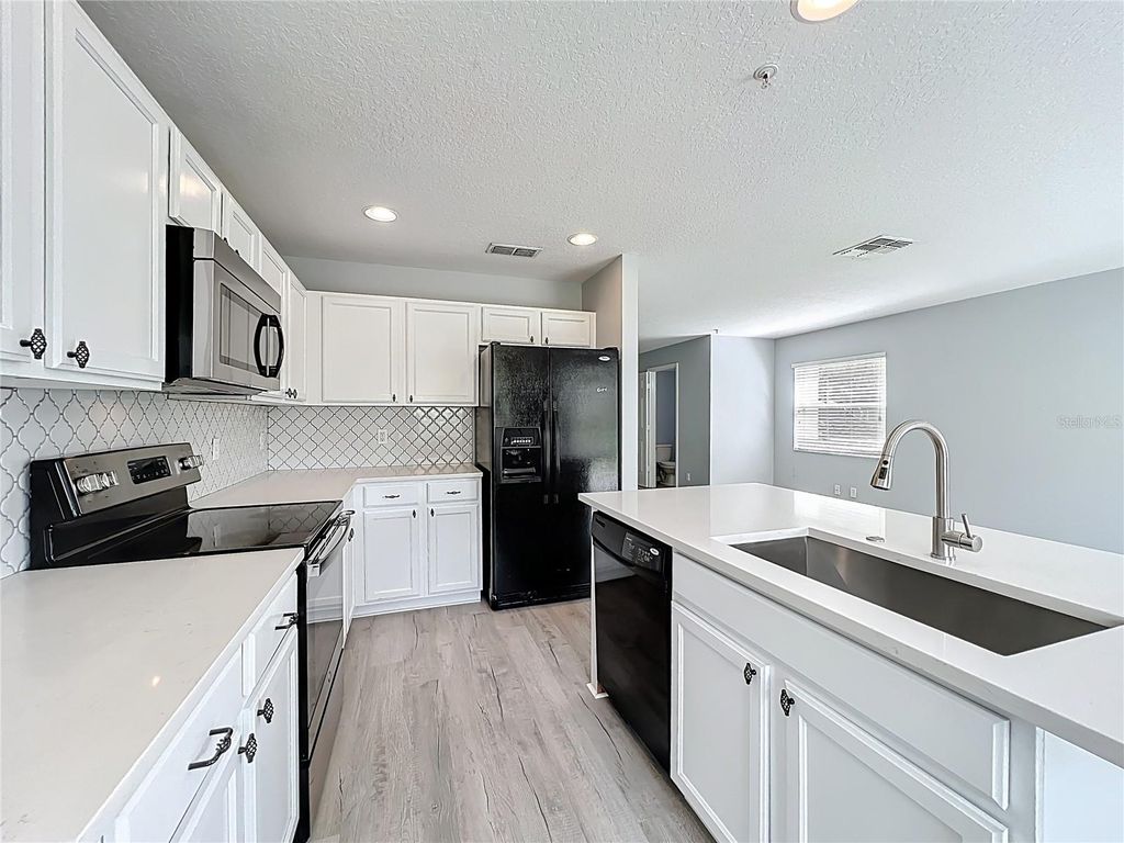 Image 5 of property listing at 13430 SOUTHMEADOW DR 138, Orlando, FL 32824