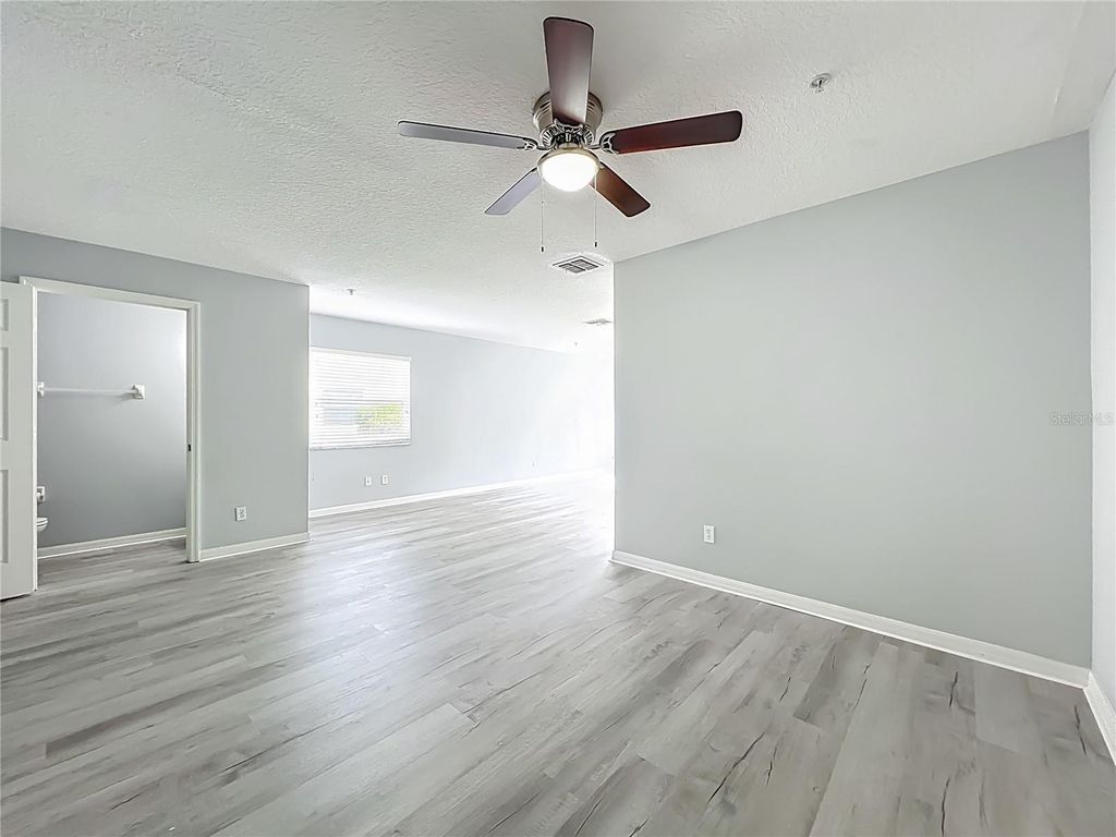 Image 9 of property listing at 13430 SOUTHMEADOW DR 138, Orlando, FL 32824